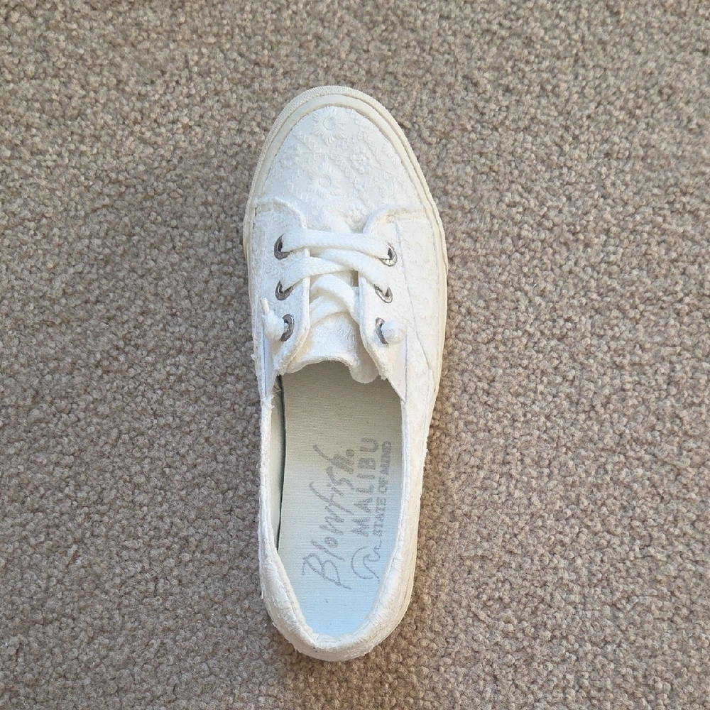 Kids White Lace Sneakers - Picture 8 of 9